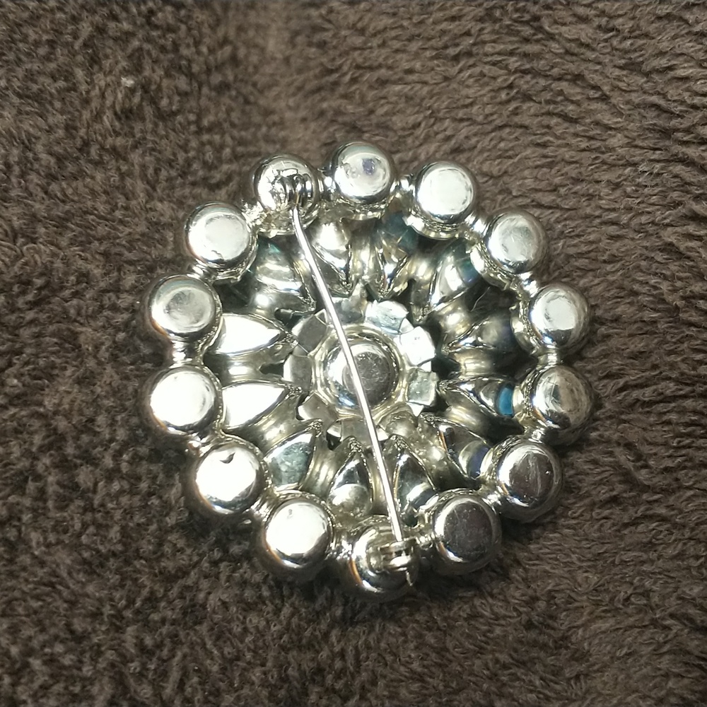 Vintage rhinestone brooch - Picture 5 of 10